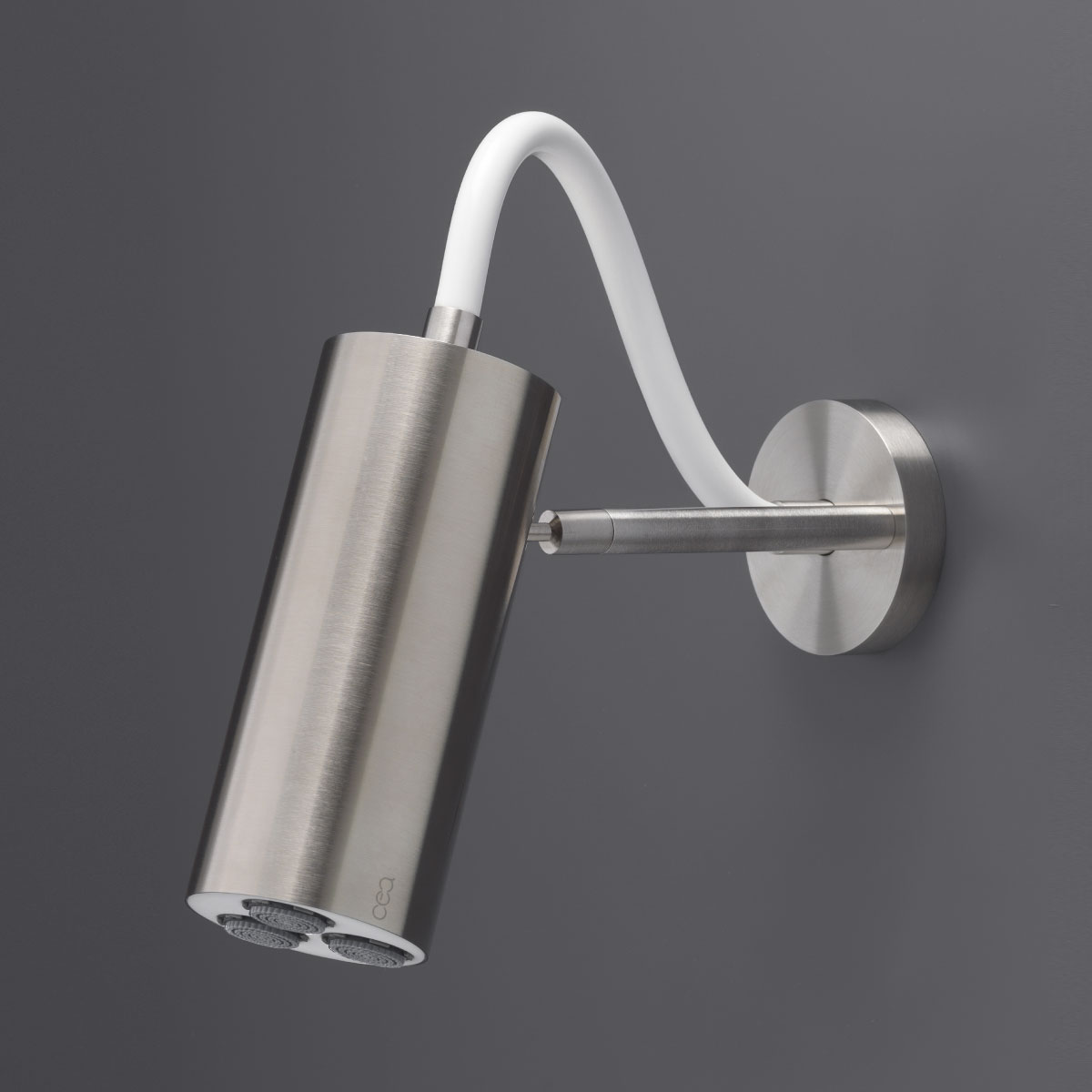 AST24 Soffione doccia orientabile in Acciaio  INOX    con estremità in Delrin® e getto aperto a pioggia    CEA Design               